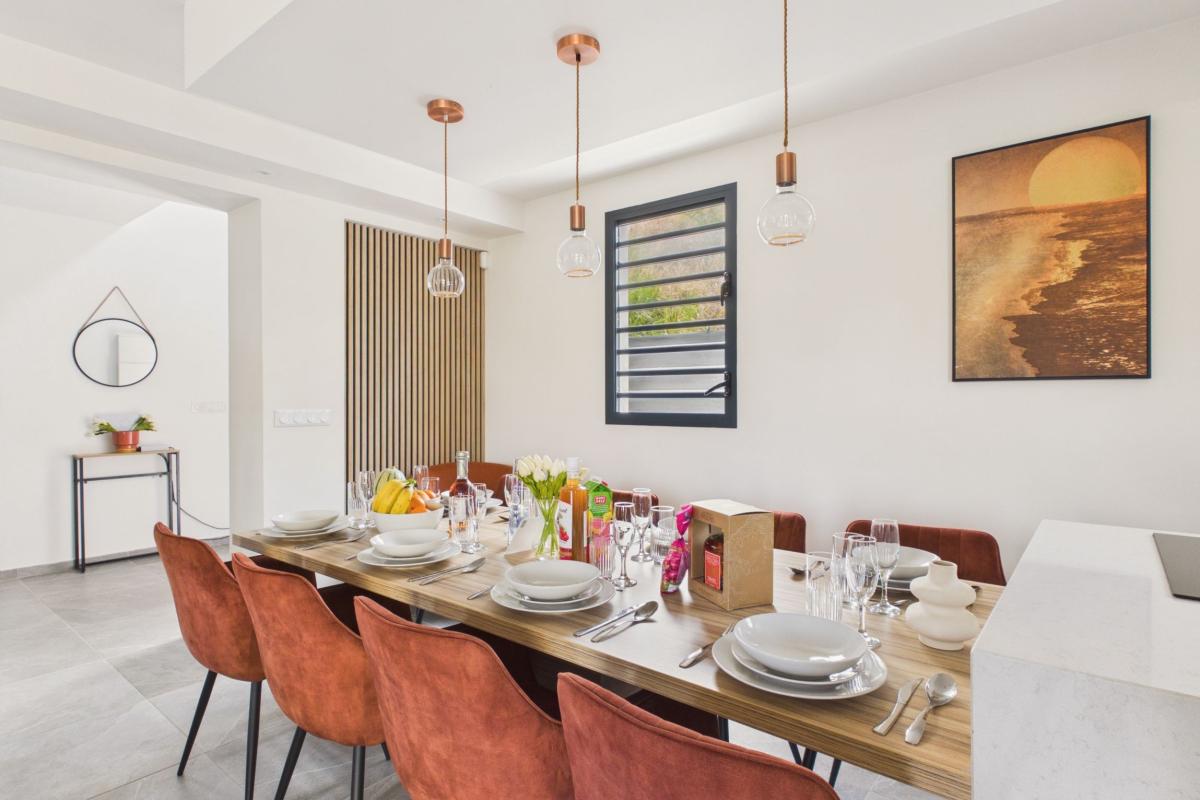 Location trois ilets 8 personnes martinique - table à manger 2